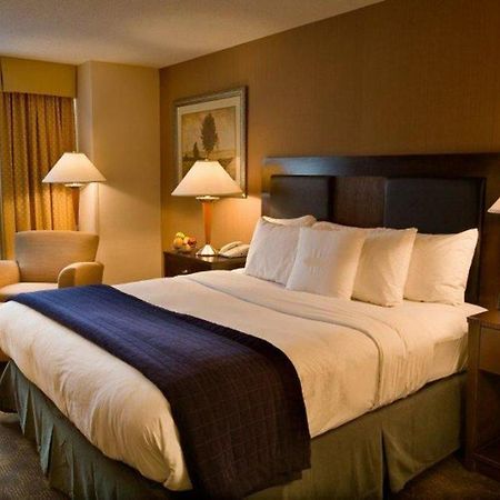 ホテル Doubletree Dayton-Downtown 部屋 写真