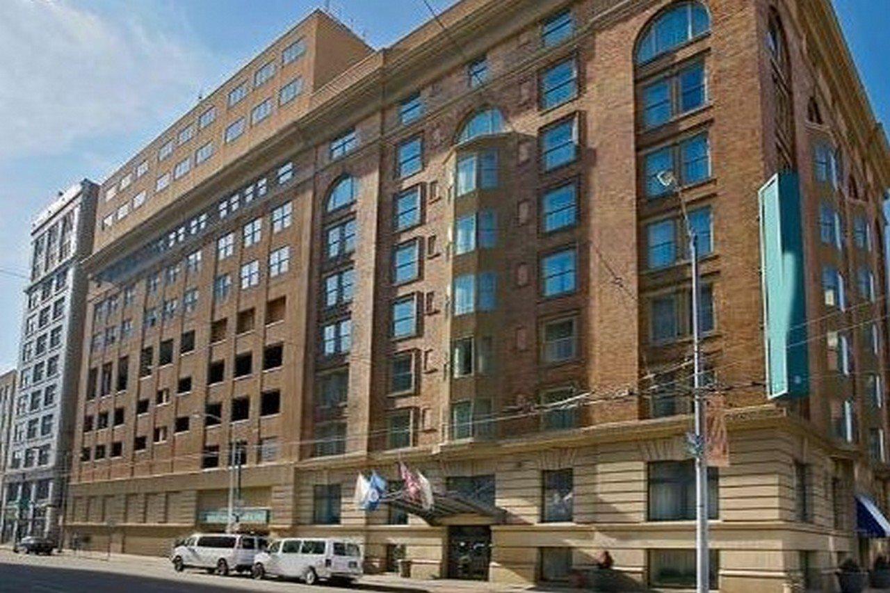 ホテル Doubletree Dayton-Downtown エクステリア 写真