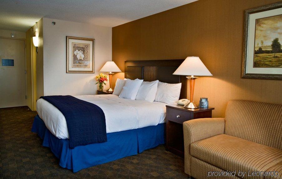 ホテル Doubletree Dayton-Downtown 部屋 写真