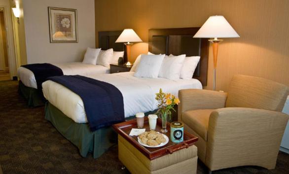 ホテル Doubletree Dayton-Downtown 部屋 写真