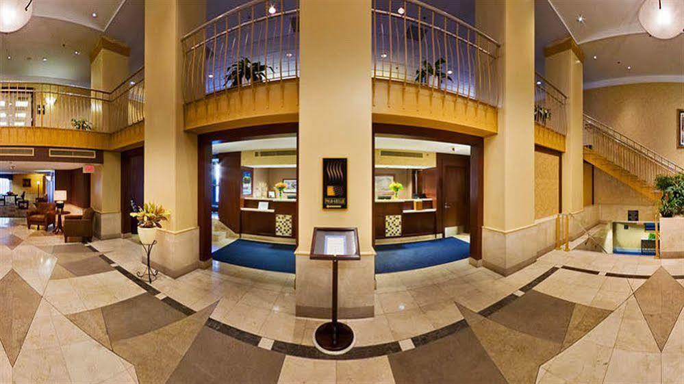 ホテル Doubletree Dayton-Downtown エクステリア 写真