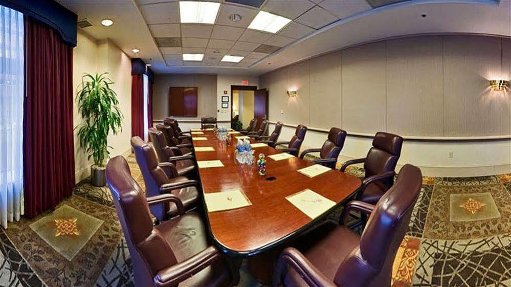 ホテル Doubletree Dayton-Downtown エクステリア 写真